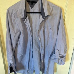 Tommy Hilfiger top. Light weight small fit.